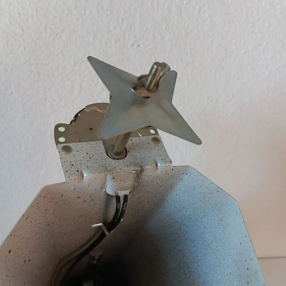 Vintage Penetray Aluminum Christmas Tree Color Wheel Base No Color Wheel Or Bulb
